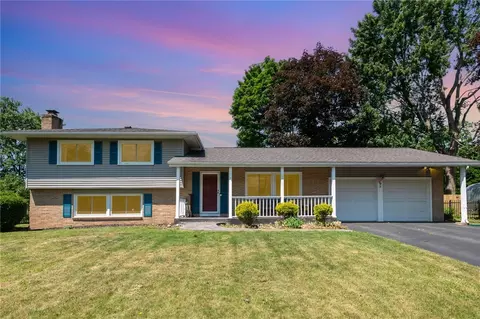9 Frederick Rd, Pittsford, NY 14534