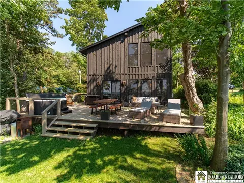 10120 Greenhills Dr, Portland, NY 14769