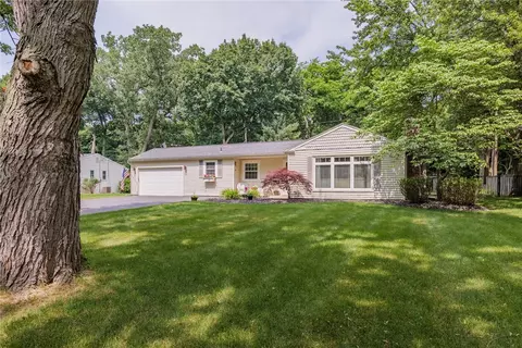 45 Cullens Run, Pittsford, NY 14534