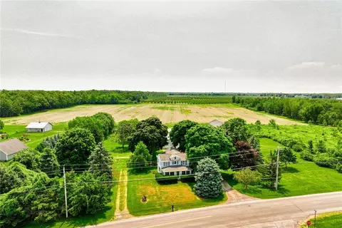 4764 Lake Rd, Williamson, NY 14589