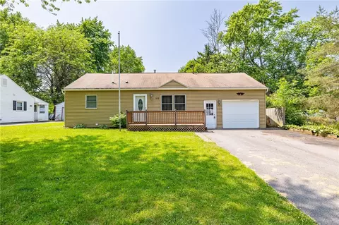 105 Pontiac St, Webster, NY 14580