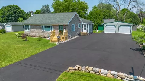 70 Greenhurst St, Geneva, NY 14456