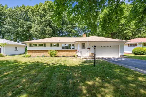 28 Spearmint Dr, Greece, NY 14615