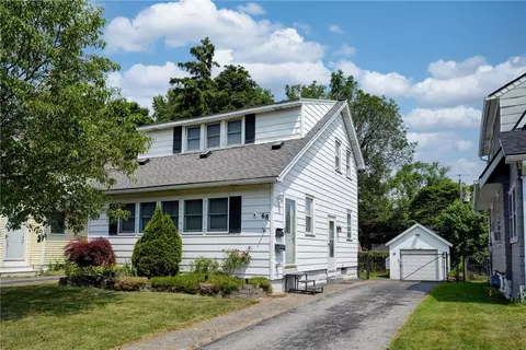 68 Falmouth St, Greece, NY 14615