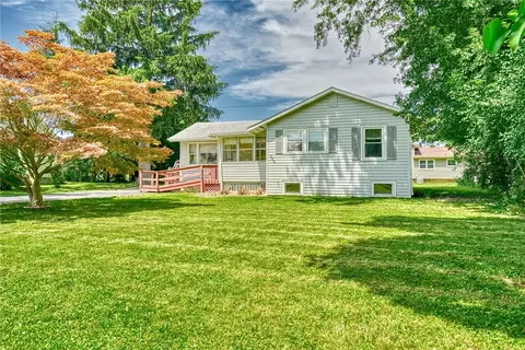 264 Mercer Ave, Gates, NY 14606