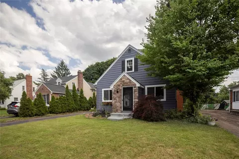 185 Hedgegarth Dr, Irondequoit, NY 14617