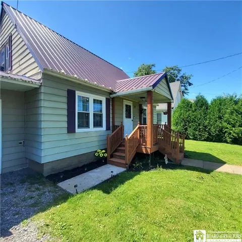 121 Main St, Eldred, PA 16731 photo 2