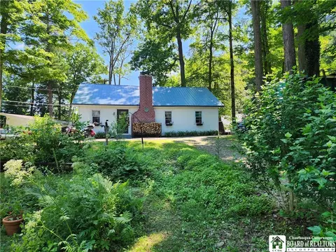 2416 Shadyside Rd, Mina, NY 14736