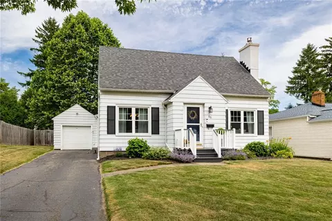 66 Meadowcroft Rd, Irondequoit, NY 14609