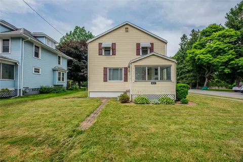 411 Fetzner Rd, Greece, NY 14626