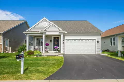 22 Thompson Ln, Canandaigua, NY 14424