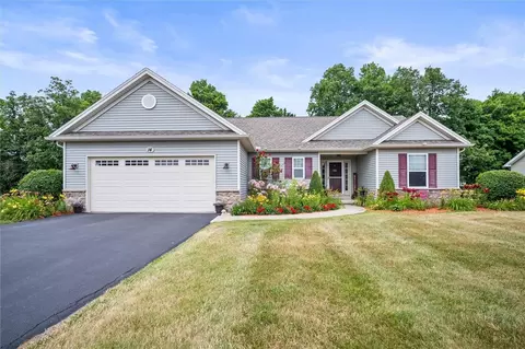 14 Brongo Ln, Spencerport, NY 14559