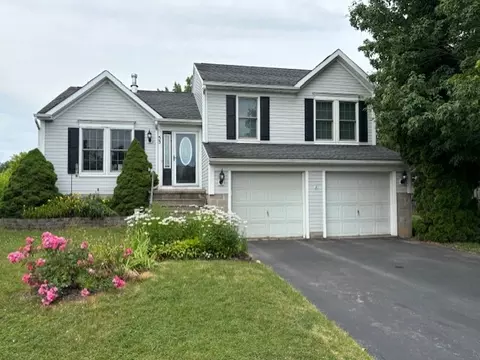 53 Constitution Cir, Chili, NY 14624