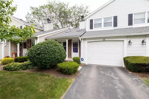 15 Walnut Cir, Webster, NY 14580