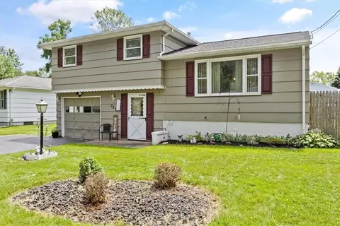 287 Youngs Ave, Gates, NY 14606