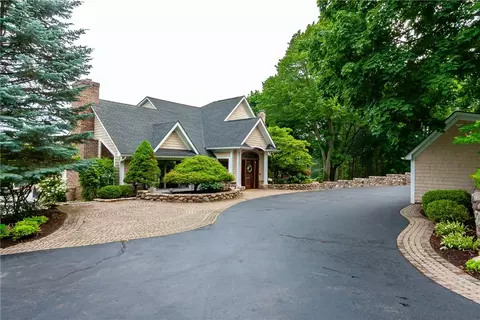168 Fisher Rd, Pittsford, NY 14534