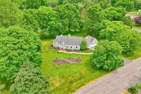 1317 New Seabury Ln, Victor, NY 14564
