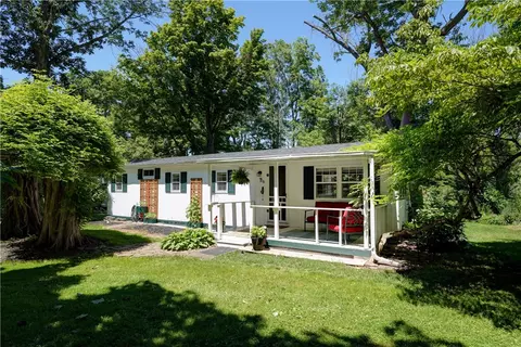 1304 Lake Rd T-18, Webster, NY 14580