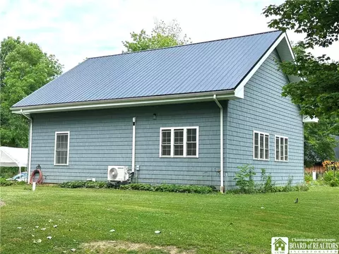 10567 Chestnut Rd, Dunkirk, NY 14048 photo 4