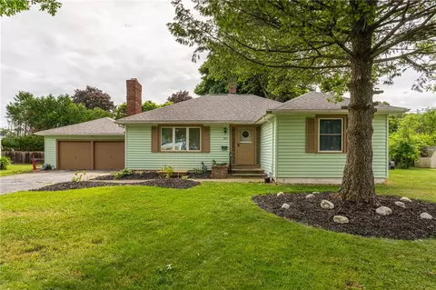 203 Laverne Dr, Greece, NY 14616