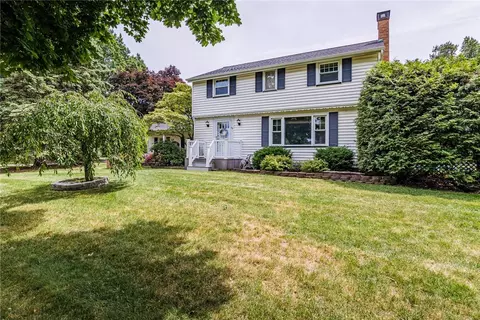 79 Veronica Dr, Irondequoit, NY 14617