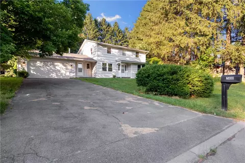 7480 Apache Ln, Salina, NY 13090