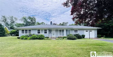 14 Lowell Pl, Pomfret, NY 14063