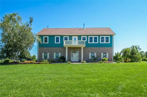 2072 House Rd, Bloomfield, NY 14469