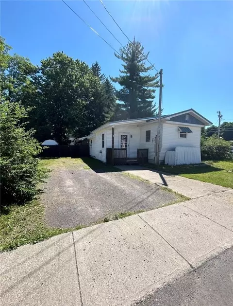 704 Division St, Deruyter, NY 13052