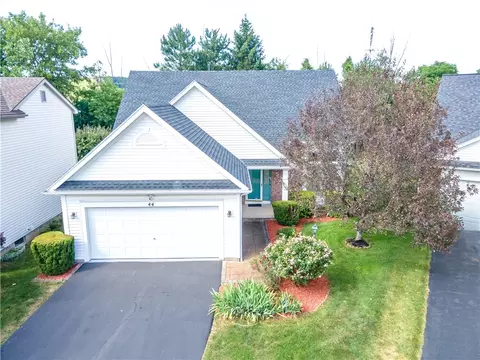 44 Brittany Cir, Rochester, NY 14618