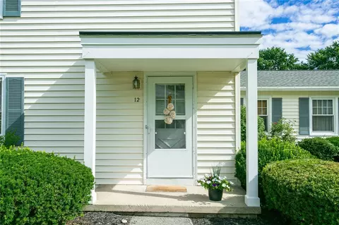 12 Arrowhead N, Perinton, NY 14450