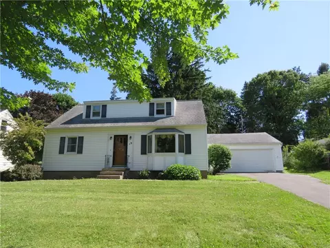 19 Hillside Dr, Ogden, NY 14559