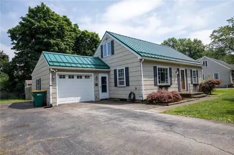 832 Dewitt Rd, Webster, NY 14580 photo 2