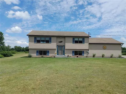 6859 Jerico Rd, Bergen, NY 14416