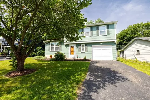 135 Willow Pond Way, Penfield, NY 14526