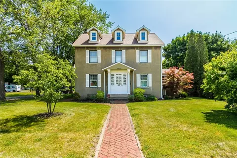 2924 Culver Rd, Irondequoit, NY 14622 photo 2
