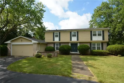 1 Warder Dr, Pittsford, NY 14534