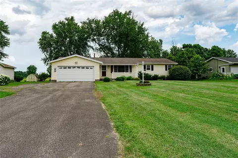 454 Peck Rd, Parma, NY 14559