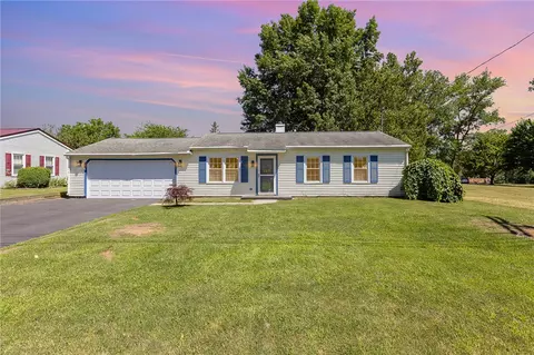 24 Ridgewood Dr, Geneva, NY 14456