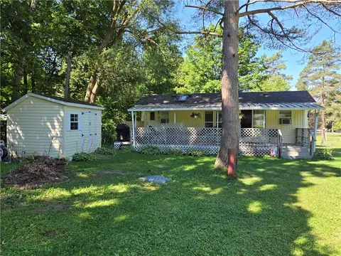 6351 Vine Valley Rd, Middlesex, NY 14507