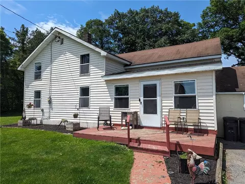 1744 Park Ave, Carlton, NY 14571