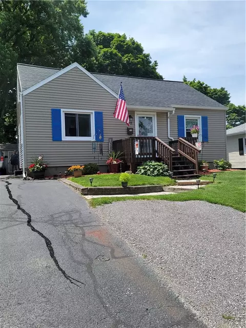 227 Leonard Rd, Greece, NY 14616