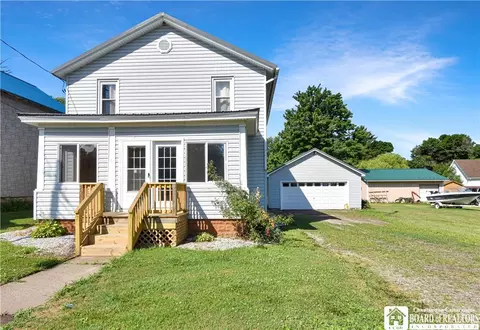 7 Shaver St, Ripley, NY 14775