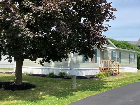 6335 Murphy Dr, Victor, NY 14564