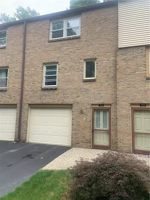 72 Woodridge, Henrietta, NY 14467