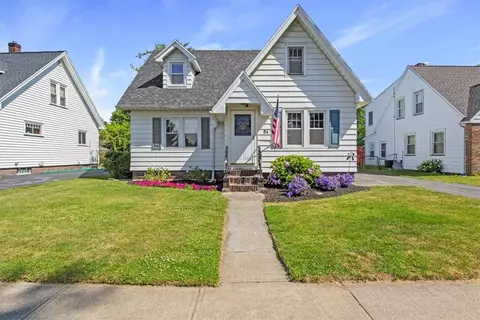 84 Chimayo Rd, Irondequoit, NY 14617