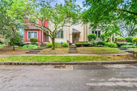 71 Cornhill Pl, Rochester, NY 14608