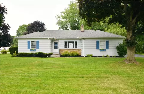 70 Highledge Dr, Penfield, NY 14526