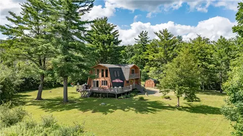 6656 Phillips Rd, Naples, NY 14512