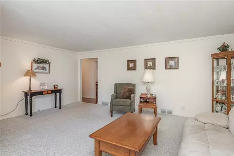 55 Stanridge Ct, Irondequoit, NY 14617 photo 5